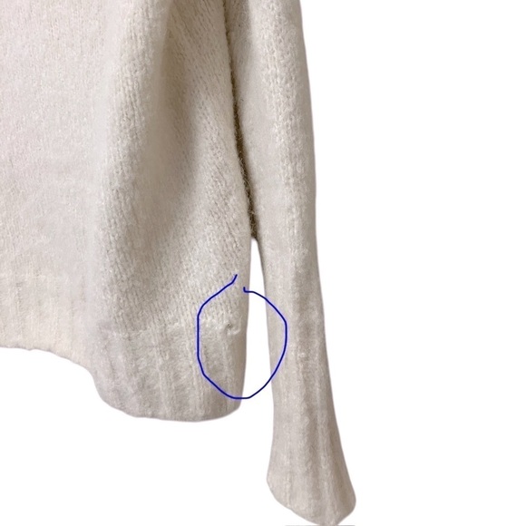 Vince Alpaca Elegant Minimalist Cowl Neckline Ivory White Women’s Size Large - Picture 6 of 12